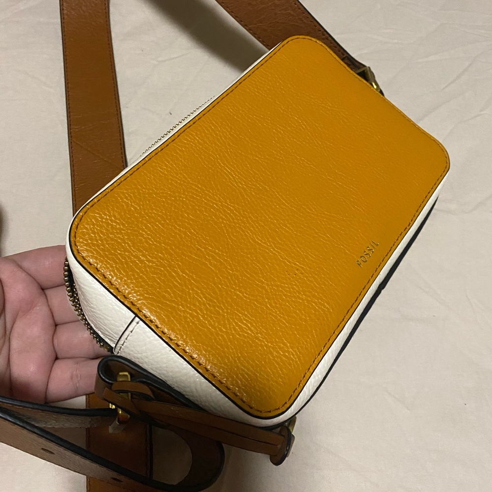 Fossil Camera Bag - Picture 2 of 5